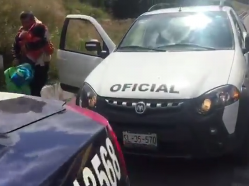 Policía Federal traslada a niño con hidrocefalia