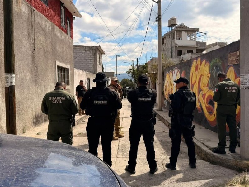 Policía intenta asesinar a su pareja y luego se suicida en Cuautitlán