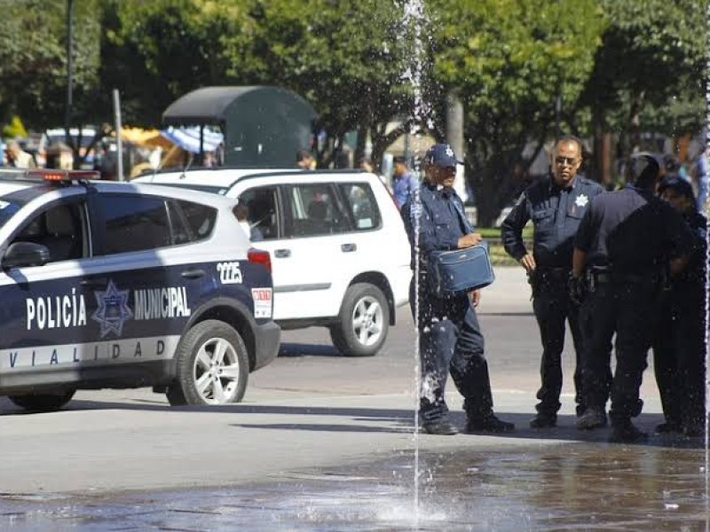 Policía municipal se lesióna accidentalmente con su arma de cargo