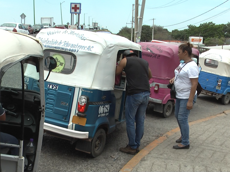 Policía Vial Tehuantepec pide a ciudadanos denunciar aumento de tarifas