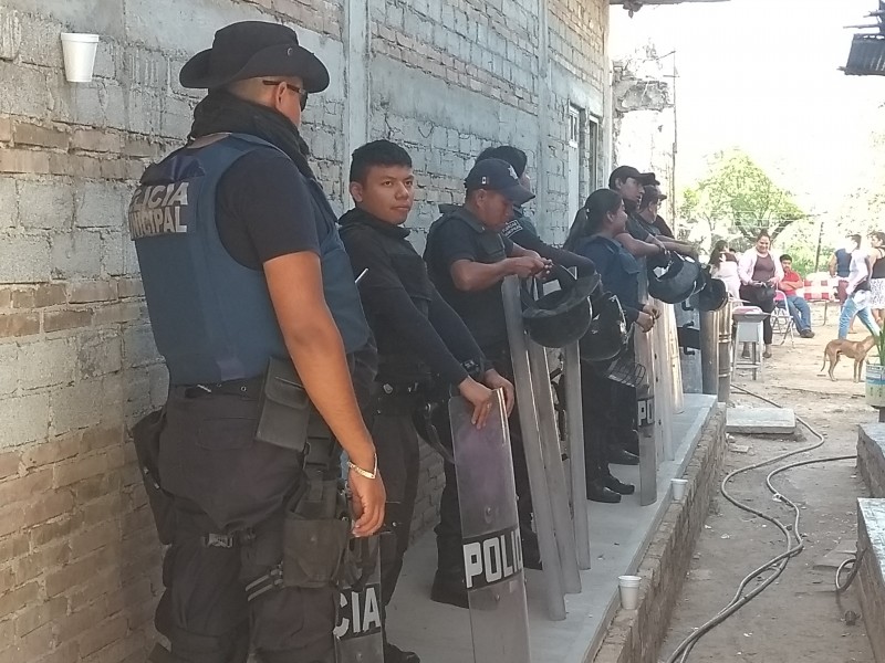 Policía vigila organismos electorales en Ajalpan