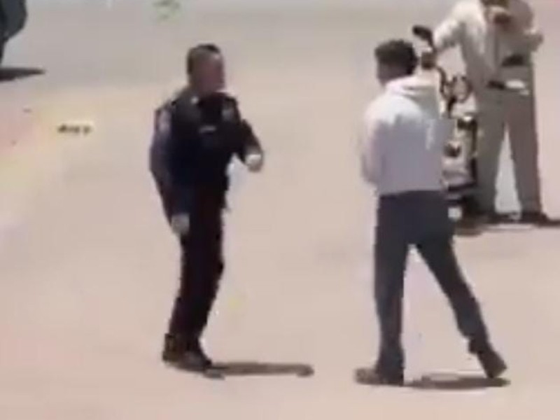 Policía y conductor protagonizan pelea en Calpulalpan