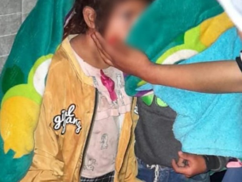 Policías de León salvan a 3 niños de incendio