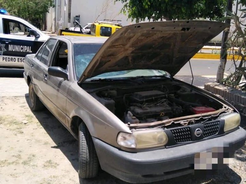Policías de Pedro Escobedo recupera auto robado