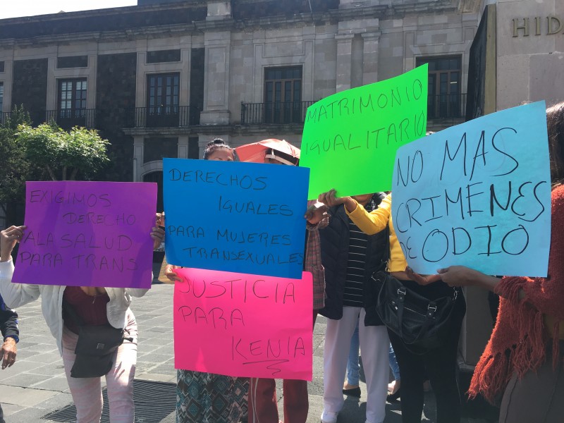 Policias de Toluca les piden cuota a trans