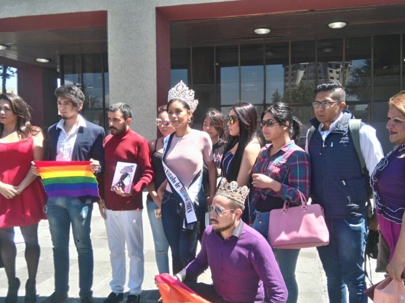 Policías del EDOMEX extorsionan a comunidad LGBTTTI