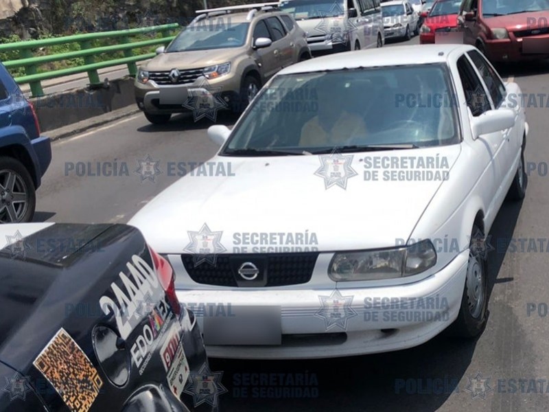 Policías Estatales aseguran vehículo en Ecatepec aparentemente usado para robos