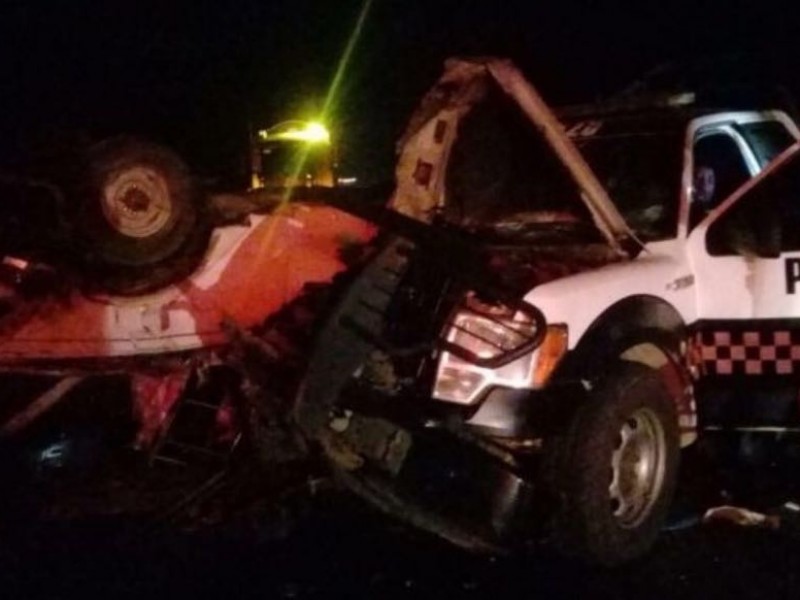 Policías estatales causan accidente