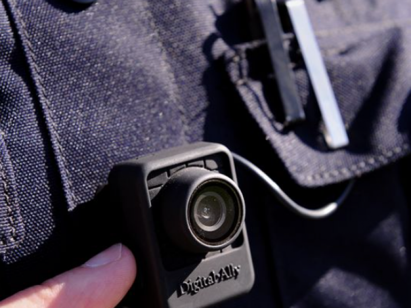 Policías estatales grabarán con videocámaras corporales