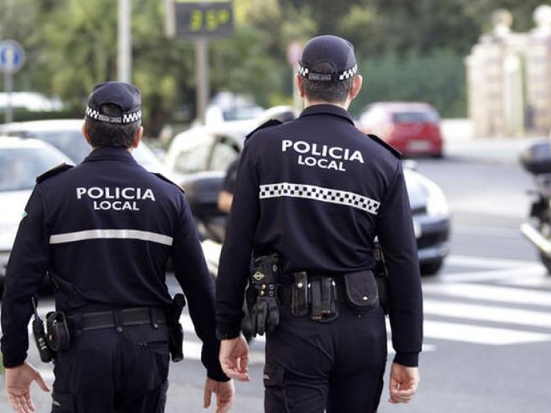 Policías rescatan a tres mujeres intoxicadas con gas