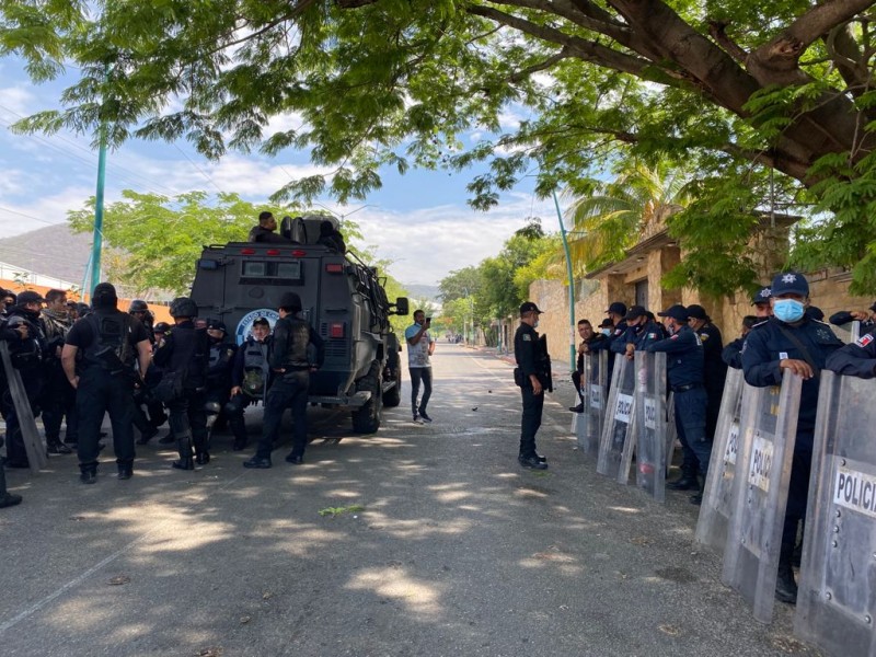 Policías, resguardando movilizaciones con jornadas mayor a 72hrs