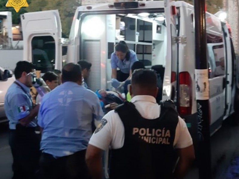 Policías salvan la vida a un hombre