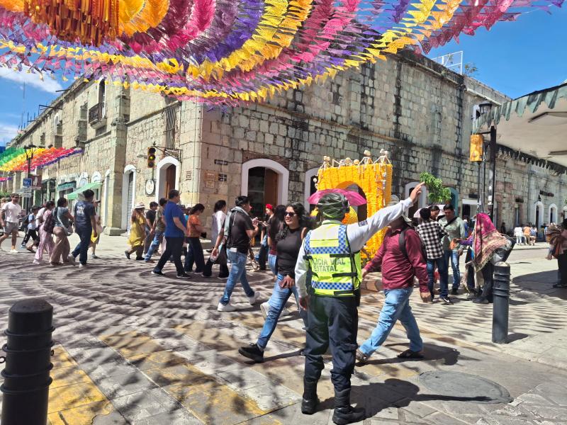 Policía Vial despliega operativo especial por “Día de Muertos” en Oaxaca