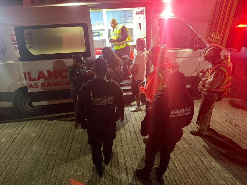 Policías estatales rescatan a tres personas extraviadas en la Sierra de Guadalupe