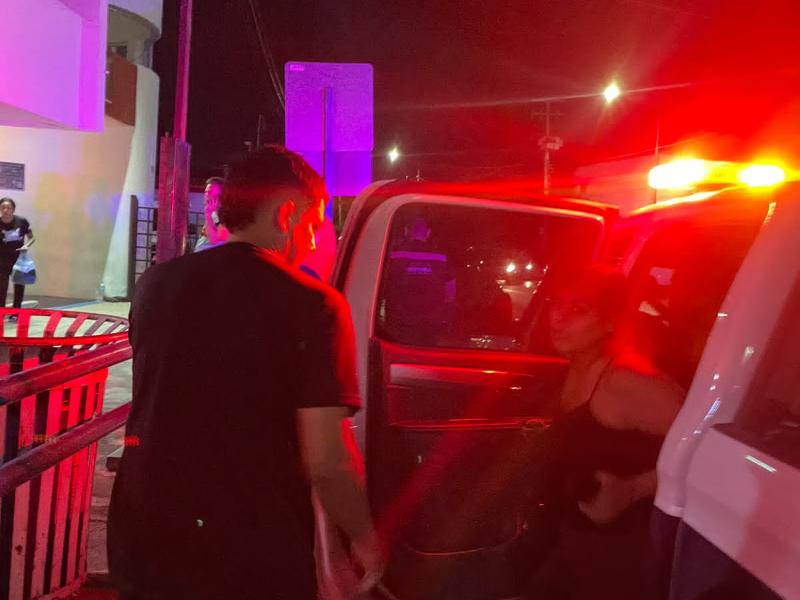 Policías preventivos auxilian a bebé con problemas para respirar