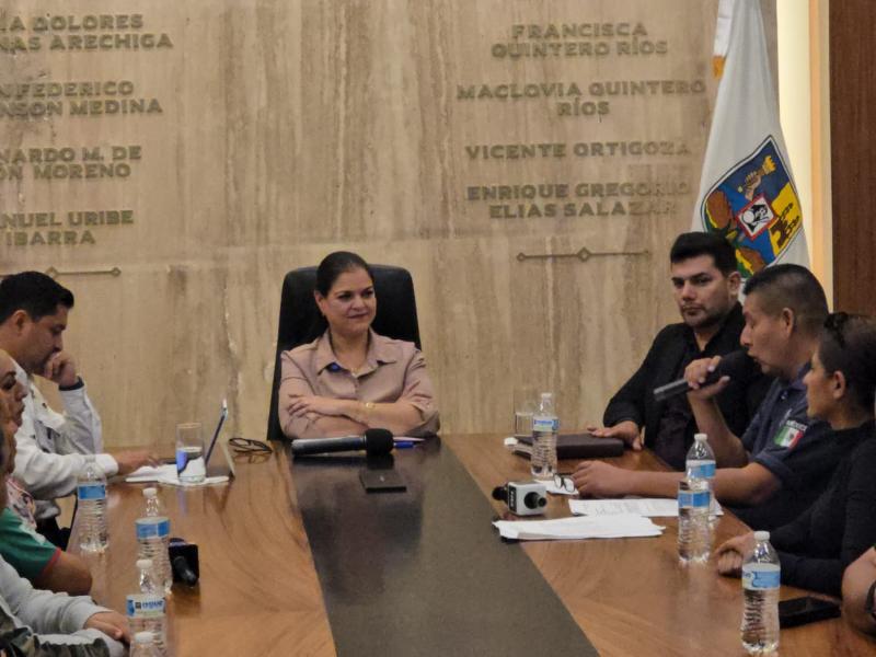 Policías se reúnen con presidenta pero no hay soluciones definitivas