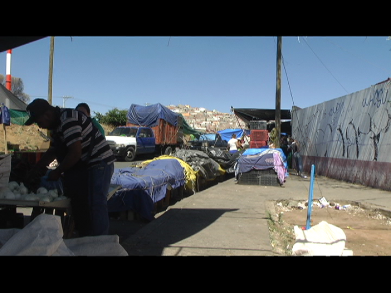 Pondrán orden en Mercado de Abastos