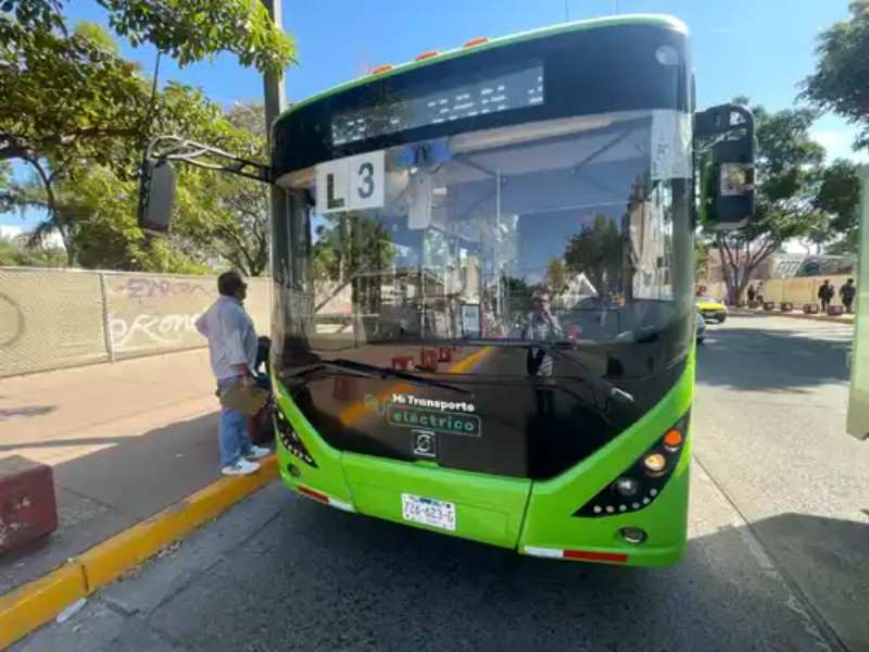 Ponen en marcha ruta de transporte ligero operada por mujeres
