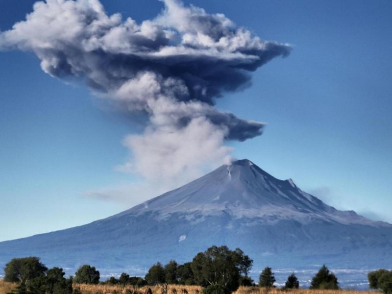 Popocatépetl registra 42 exhalaciones y tres sismos