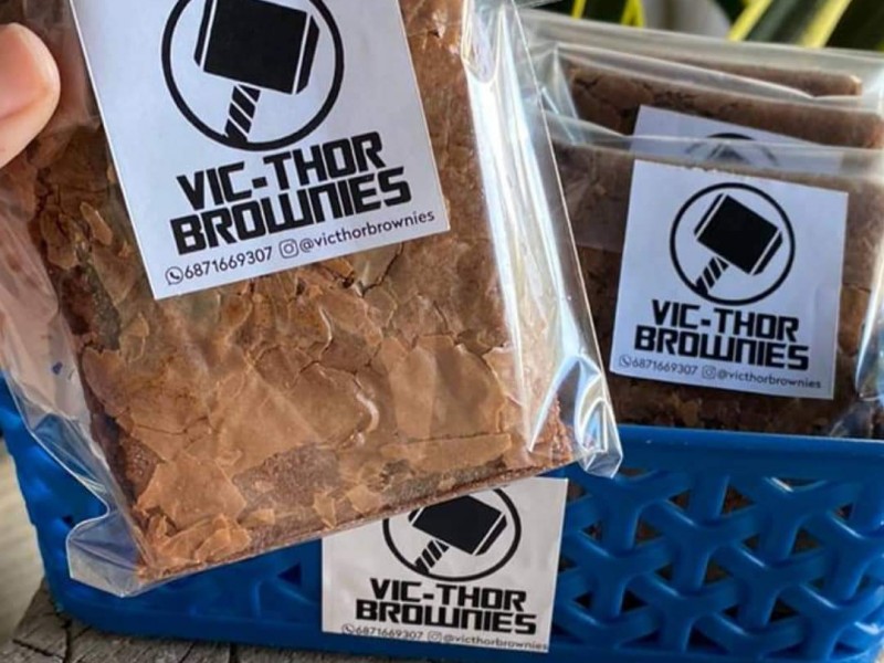 Por amor, joven guasavense emprende en negocio de brownies