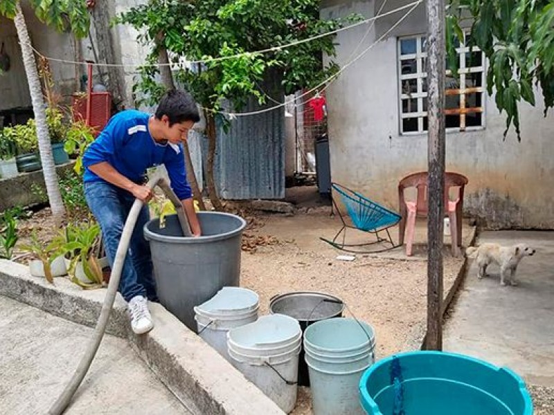 Por conflicto laboral tapachultecos sin agua