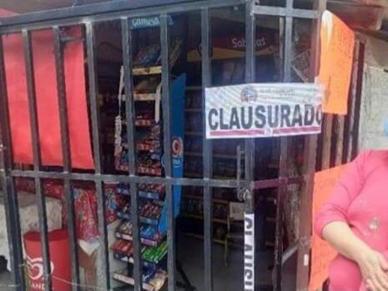 Por contingencia, cierran pequeños negocios en Tlatlauquitepec