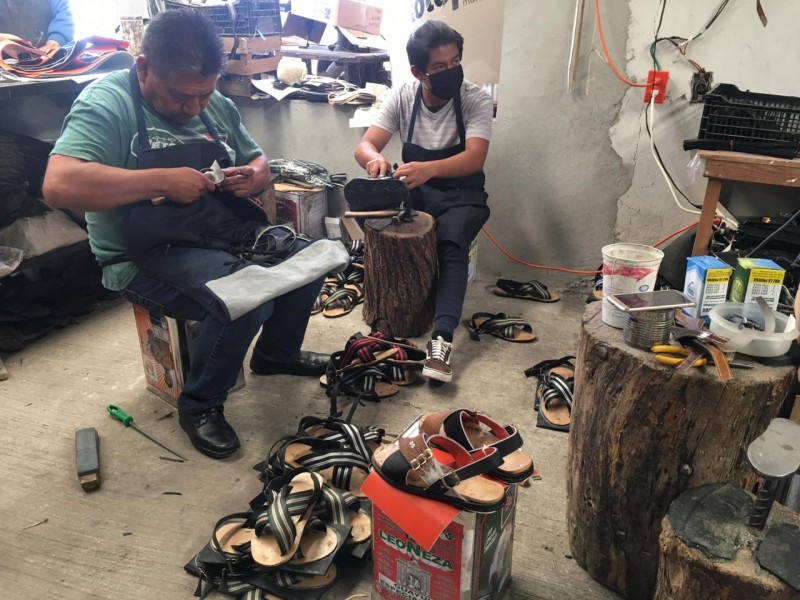 Por contingencia, desaparecen talleres de huaraches en Tepeyahualco de Cuauhtémoc