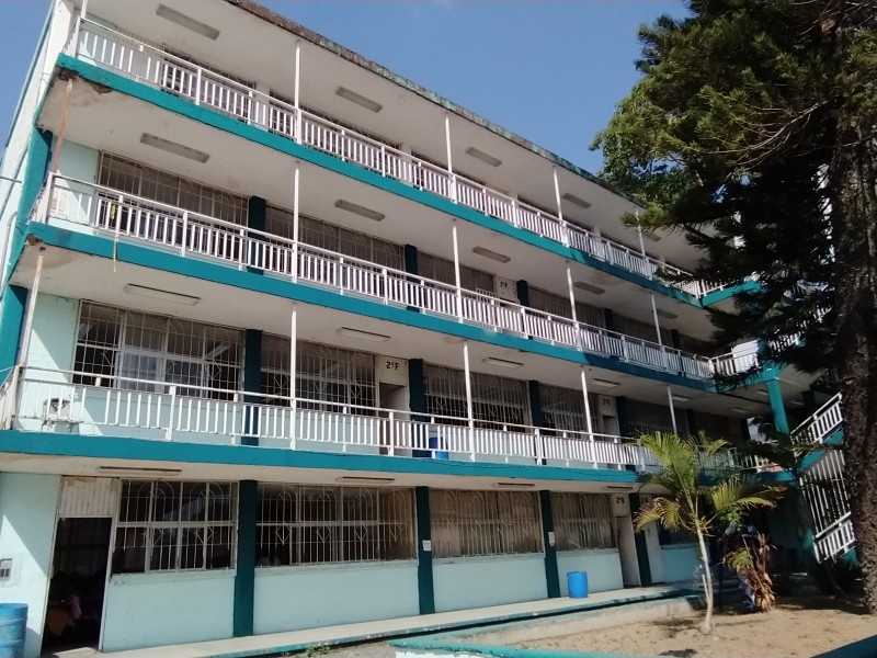 Por daño estructural derribarán edificio emblemático de la ETI 1