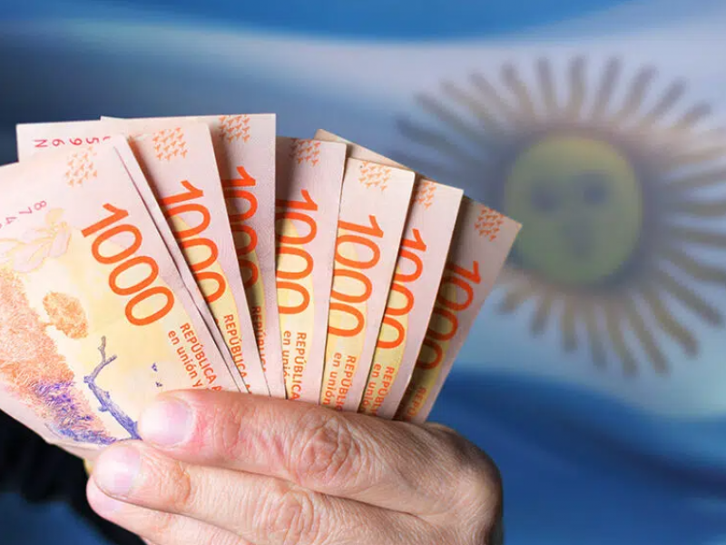 Por decreto, aumenta salario mínimo en Argentina