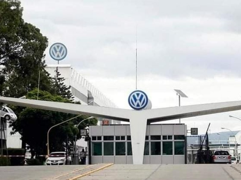 Por desabasto de semiconductores anuncian paro técnico en Volkswagen