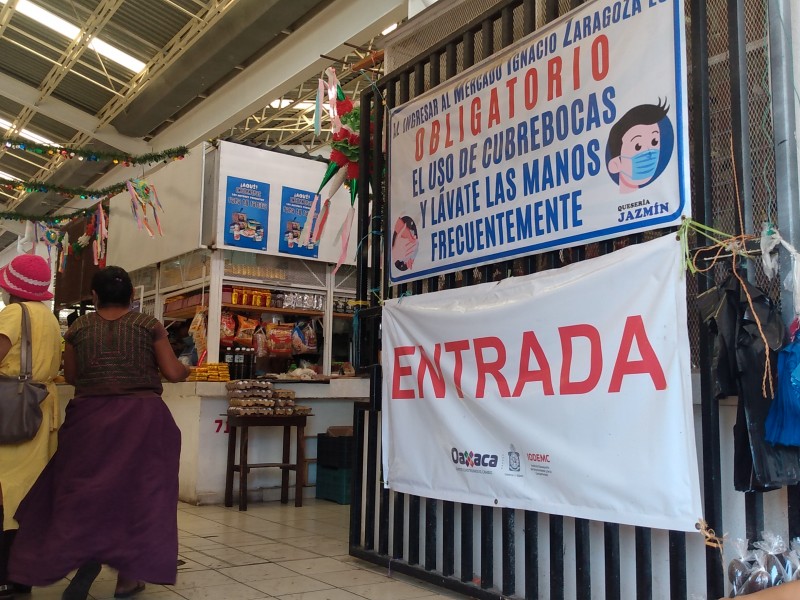 Por donaciones y compras personales comerciantes adquieren insumos ante Covid-19