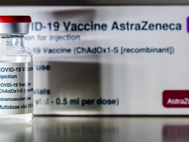 “Por el momento” OMS recomienda el continuar aplicando vacuna AstraZeneca