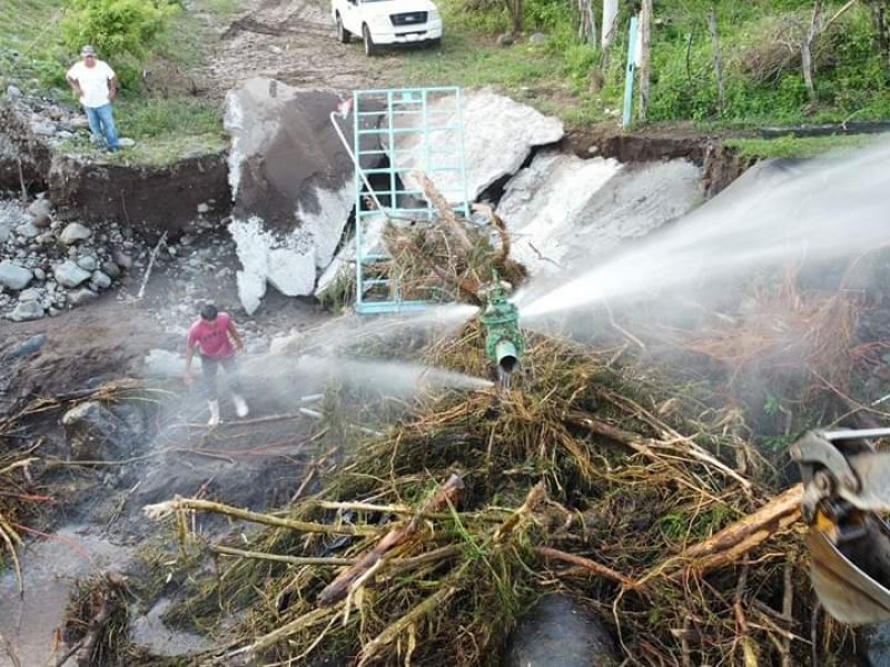 Por enorme fuga colonias se quedan sin agua, piden racionarla