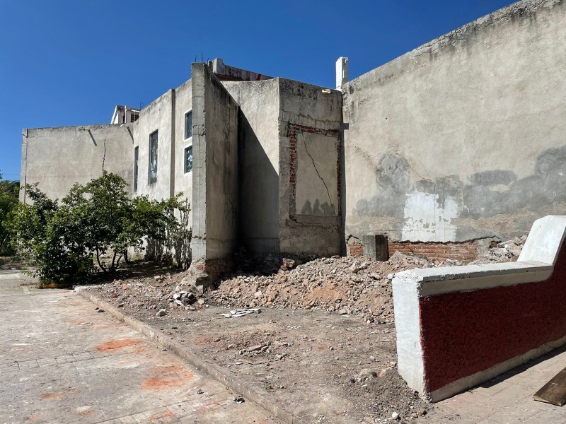 Por falla geológica está por colapsar templo en Las Huertas