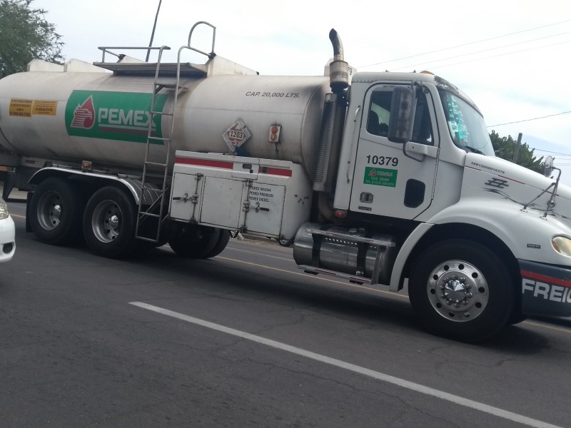 Por falta de abasto comienza escasez de gasolina