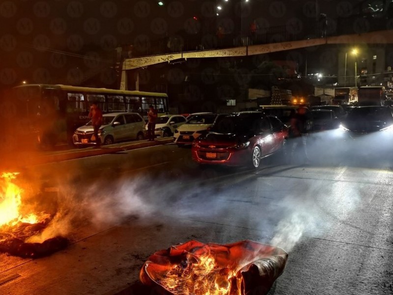 Por falta de agua, habitantes bloquean Circuito Interior