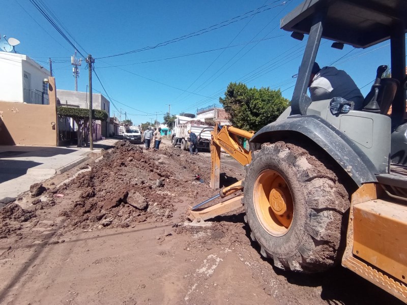 ¡Por fin! Inician reparaciones por socavón de la Colonia 72