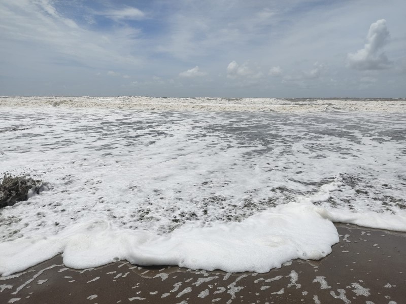 Por fuerte marejada, PC prohíbe ingresar a playa “Las Glorias”