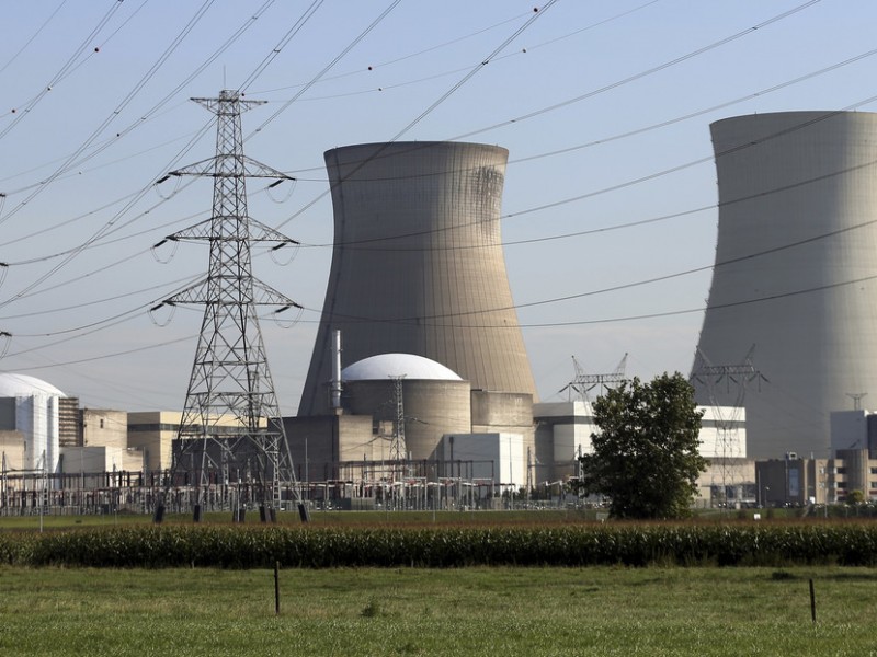 Por fuga de hidrógeno, apagan reactor nuclear en Bélgica