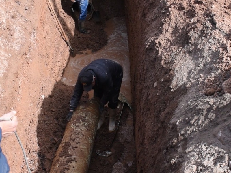 Por fugas de agua suspenden servicio de agua