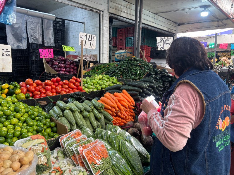 Por heladas, verduras y frutas duplican su precio de comercialización