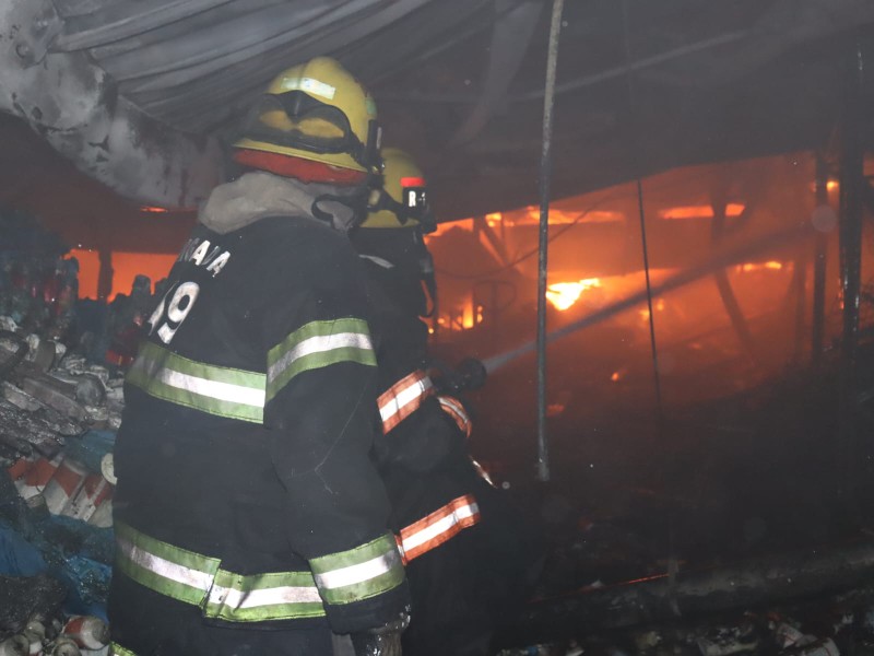 Por incendios en Zapopan, algunos con químicos implicados, activan alertas