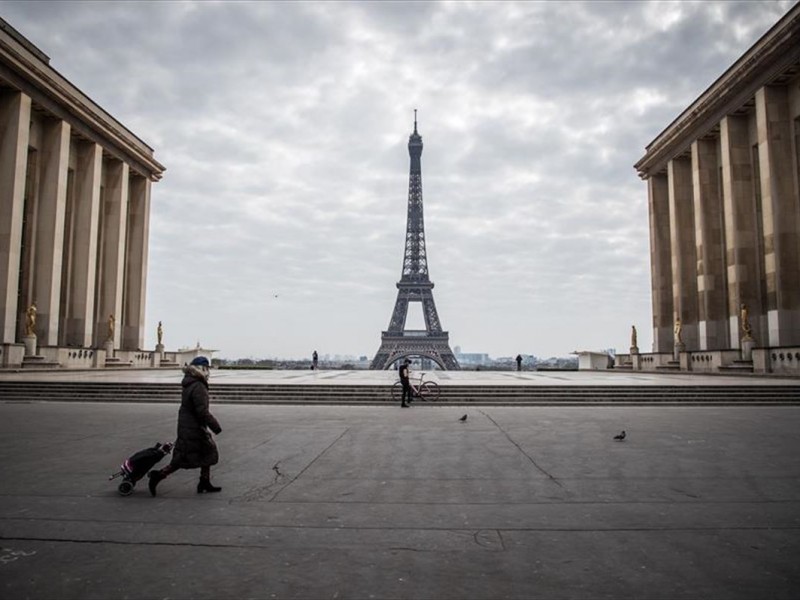 Por incremento Covid-19 amplían toque de queda en Francia