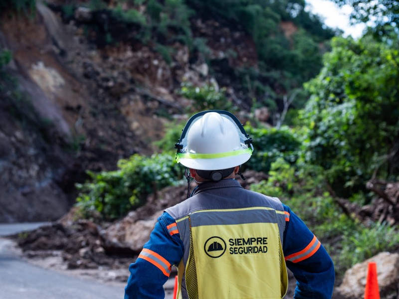 Por inestabilidad de terreno, continuará cerrada carretera  VdeA-Minatitlán