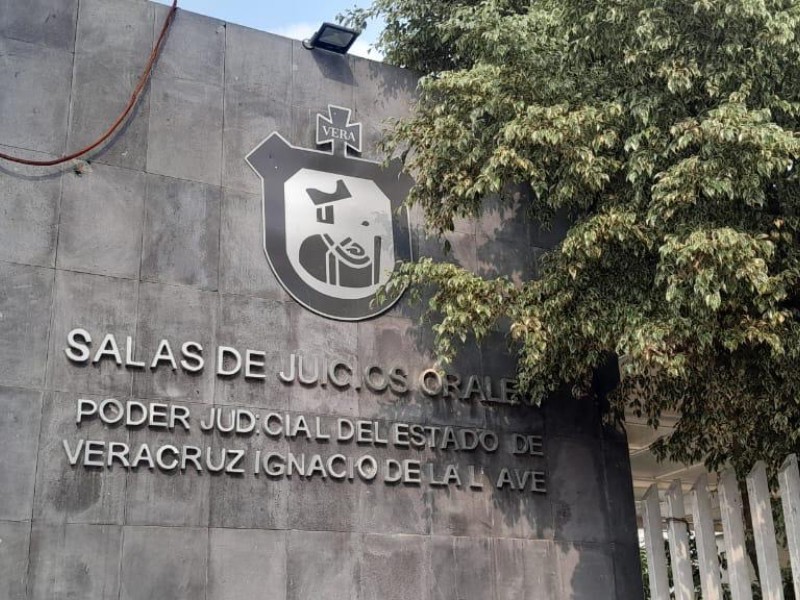 Por inexperiencia de jueces, audiencias se retrasan hasta una hora, denuncian