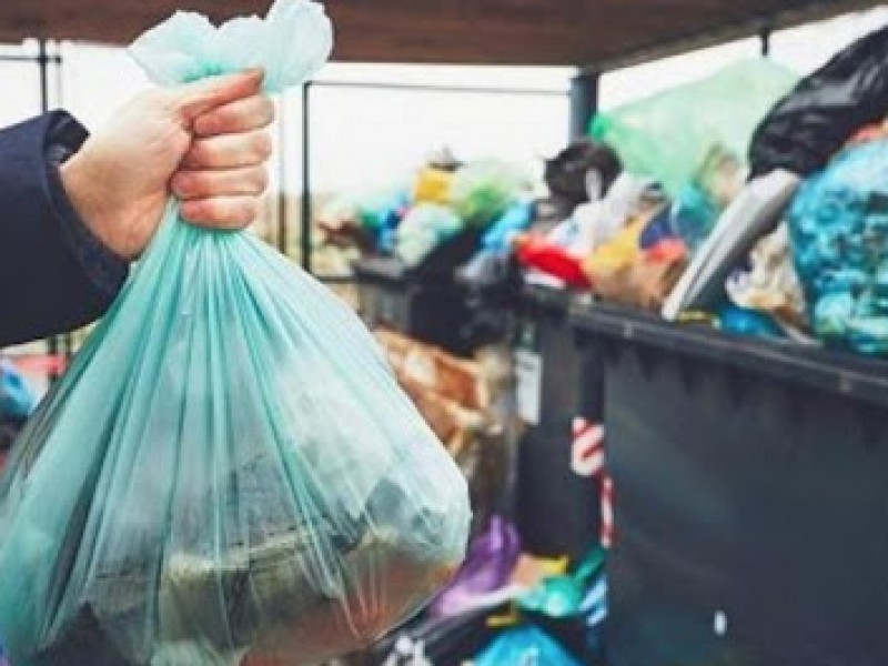 Por  iniciar multas contra generadores de bolsas de plásticos