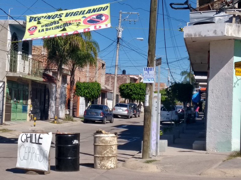 Por inseguridad cerraron calle en Santa Julia