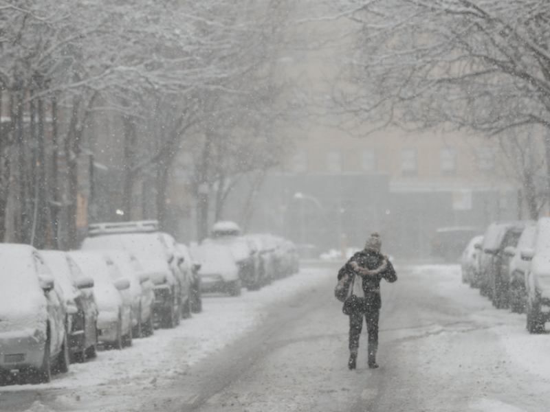 Por intensa nevada NY declaran estado de emergencia