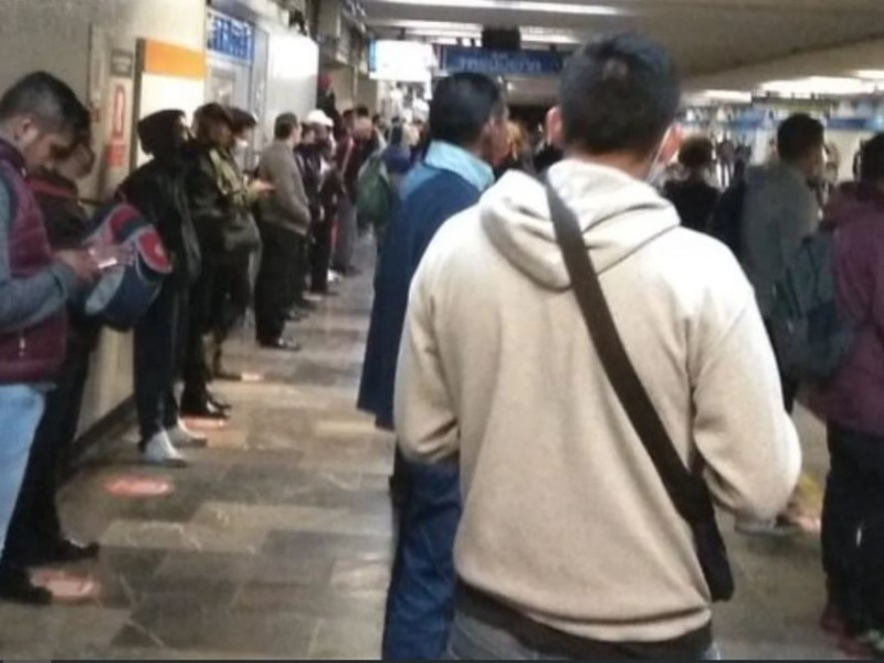 Por lluvia, hay marcha lenta en 8 líneas del metro