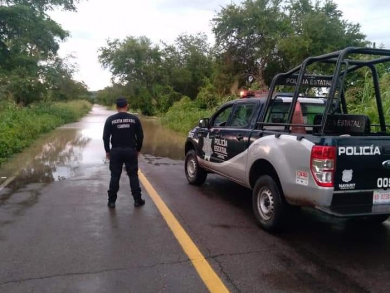 Por lluvias desborda ligeramente Río San Pedro en carretera Tuxpan-Peñas